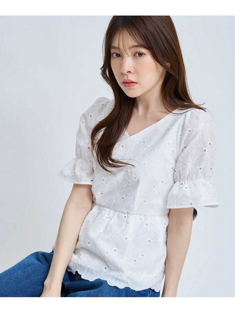 Rakuten - 【SALE／10%OFF】フラワー刺繍ペプラムブラウス Noela ノエラ トップス シャツ・ブラウス ホワイト ベージュ【RBA_E】【送料無料】[Rakuten Fashion]