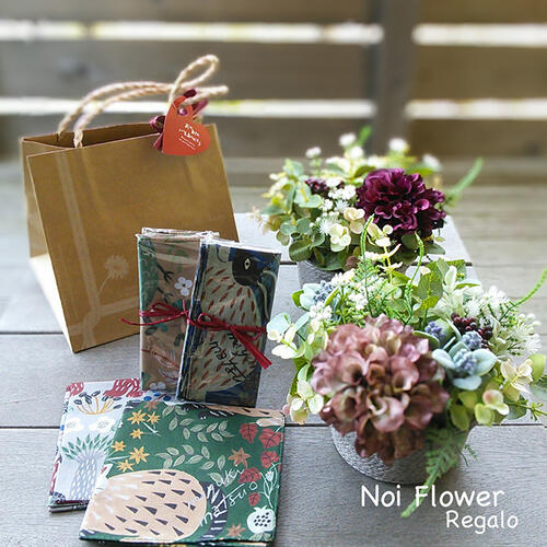 送料無料 母の日 そのままギフト 松尾ミユキさんの大判ハンカチと紙袋付きアーティフィシャルフラワーア ...