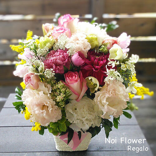 楽天市場優良ショップ受賞 たっぷりチューリップの生花アレンジ お見舞い お祝い お誕生日 ホワイトデーギフト　ホワイトデーのサムネイル