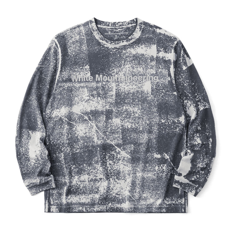 GARMENT DYE LONG SLEEVE T-SHIRT 品番 WM2573531 特殊な手法で染色することで柄を表現したロングスリーブTシャツ。 40/2のコーマ糸を使用した肌触りの良い天竺素材を使用しています。 シルエットはレギュラーフィットです。 ■カラー GRAY ■サイズ（着丈/身幅/肩幅/袖丈） 2：75cm/61cm/51cm/62.5cm 3：77cm/63cm/52.5cm/63.5cm ■素材 Cotton100% ■モデル 身長171cm、体重63kg、2着用 ■原産国 日本