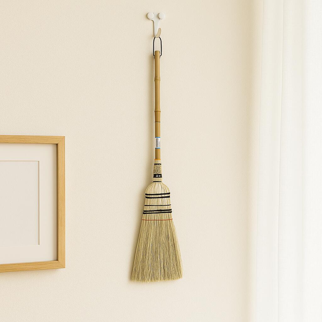 手編みの座敷ほうき 中 手編小箒 クリーンブルーム 座敷箒 草箒 ホーキ 和箒 ほうき レトロでおしゃれ 職人手編み 天然素材 和風 掃除 そうじ ゴミ取り 室内 室外 屋外清掃用具(製品の模様は、手で持っている画像のものが一番近いです)