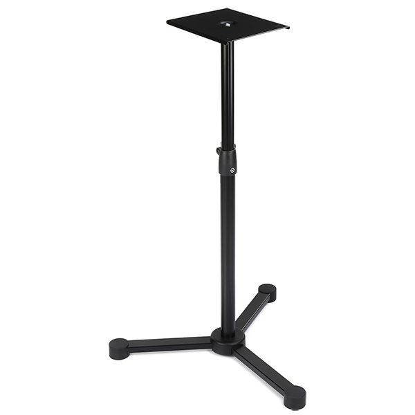 K&M　：　モニタースタンド　【26720】世界のトップブランドとして、最高の品質と信頼のスタンドメーカー『K&M』ニアフィールドモニターとスピーカー用のフロアスタンドスチール製で大きなゴムパッドを備えたフラットな三脚構造により安定感のあるスタンドを実現。ゴムバンプを備えたサポートプレート高さは67.7cm〜113.2cm迄、6つのレベルを選択できます。●サイズ、その他高さ：67.7cm〜113.2cm、6段階調節サポートプレートサイズ：20.5cm×24.5cm重量：4.68kg材質：スチールカラー：ブラックその他：35kgまでの積載可能『ケーニッヒ&マイヤー(Konig&Meyer)』小さなネジの1つから巨大なパイプまで全て『自社製造』にこだわり、最高のクオリティを良質な価格で提供。細部にまで徹底した品質を追及しているため、全ての製品が世界最高水準の製品に仕上がっています。コンピューター管理された最新の工場では、熟練の技を持つ職人が日々より良いパフォーマンスを生み出す逸品を製造するためのブラッシュアップを欠かしません。最上の物を提供するべく積み重ねた歴史が証明するクオリティがK&Mの製品には宿っています。K&M : MONITOR STAND 26720 BLACK