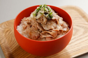 ノンメタポーク「魔法の小間」(豚うでもも肉切り落とし・極薄切 200g)【豚丼 肉じゃが 炒め 煮付け】【8千円お買上 or 送料込商品と同梱→送料無料に!】※賞味期限まで残り30日以上の品をお届けします