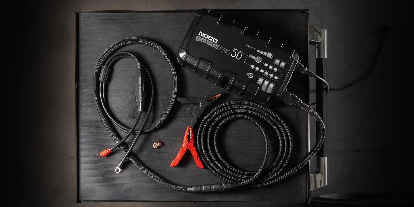 NOCO Genius PRO50 �Хåƥ꡼���㡼���㡼 50A �Υ� �����˥��� ���Ŵ� ��ư���� ����ե�������󥪡��ȥ�ڥ� ����ѥ��� AGM EFB �ռ� ������।����Хåƥ꡼ �ˤ��б� �ὼ���ɻ�