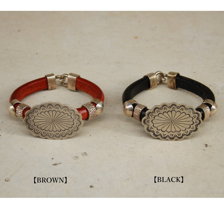  Michael Roanhorse マイケル・ロアンホース レザーバングル コンチョ シルバー装飾 牛革 NAVAJO/ナバホ族 Indian jewelry BROWN or BLACK