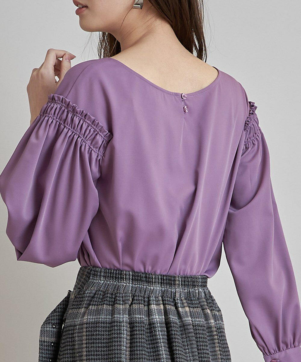 ≪再値下げ≫前後2way コード ギャザースリーブ ブラウス【返品/交換/注文確定後の変更キャンセル不可商品】秋冬 秋 冬 レディース ブラウス シャツ 上品 長袖 ロングスリーブ きれいめ オフィス 通勤 大人 ノスタルジア NOSTALGIAのサムネイル