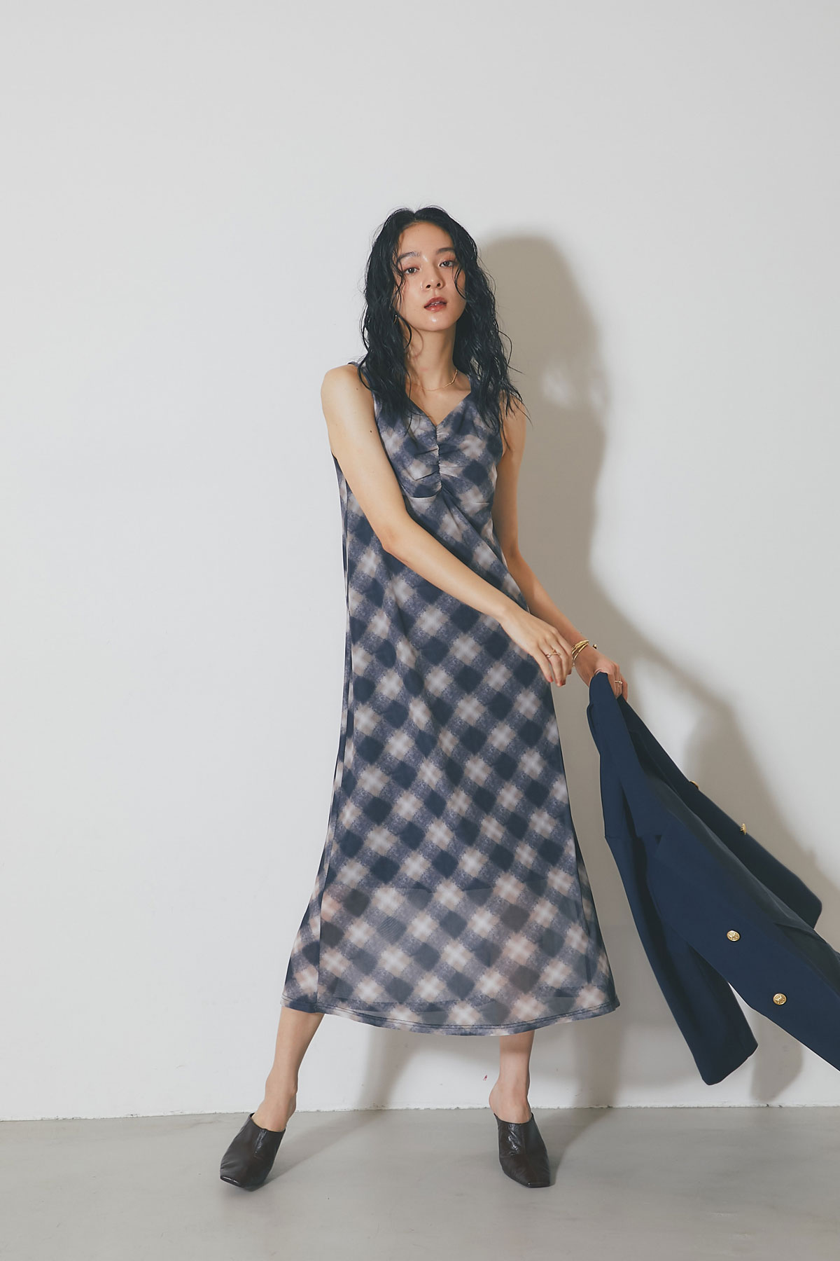 Rakuten - 【SPRING SALE】フロントギャザーチェックワンピース＊SALE品につき返品/交換/注文確定後の変更キャンセル不可＊レディース　ワンピース　 シンプル デイリー 大人 ノスタルジア NOSTALGIA