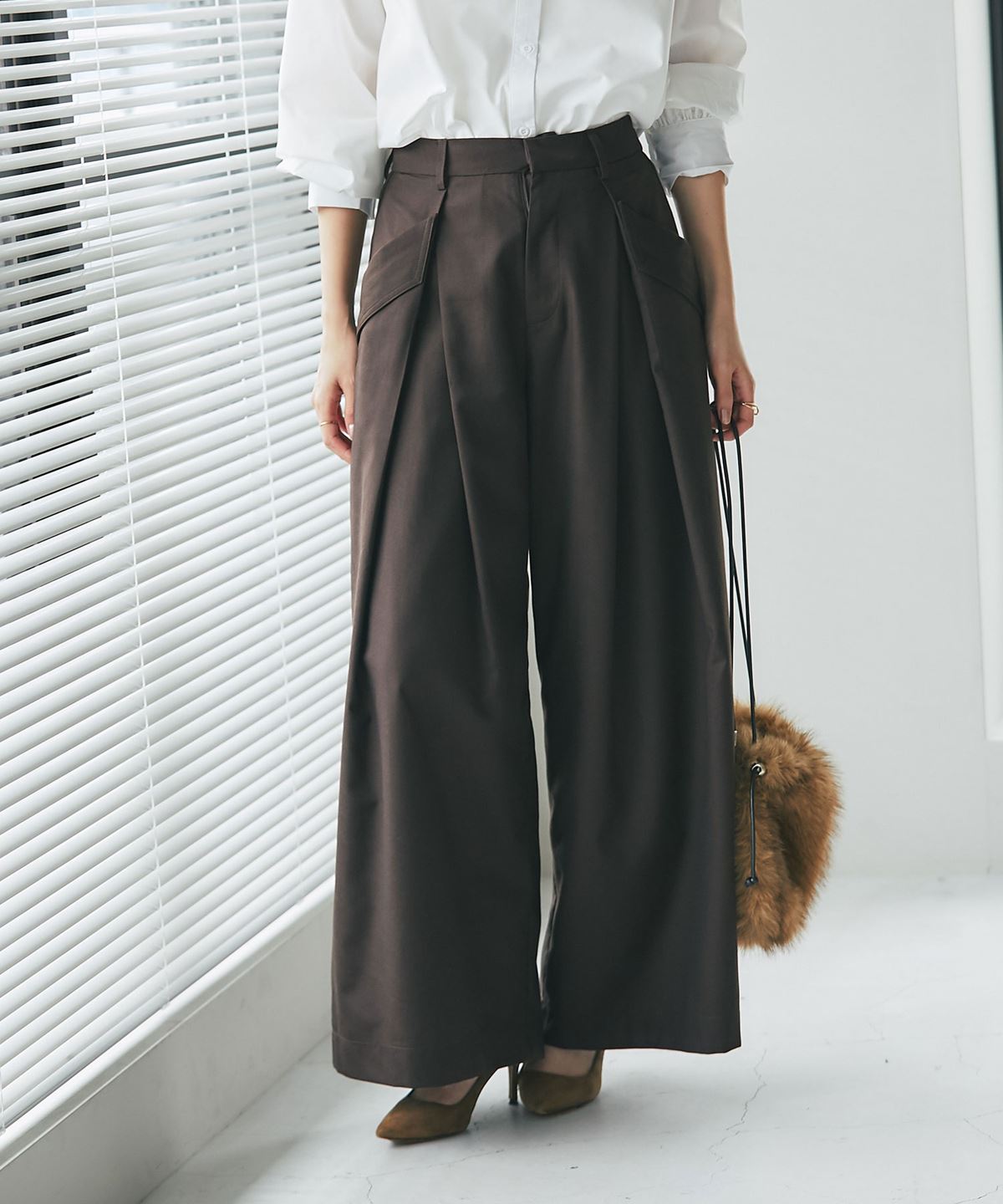 11月16日 午前10:00 新発売【舞川あいくさん着用】フラップ付きタックワイドパンツレディース　パンツ シンプル デイリー 大人 ノスタルジア NOSTALGIA