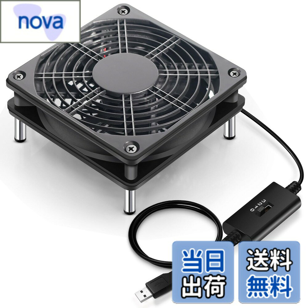 商品情報商品の説明主な仕様 電子機械をUSB 冷却ファンに乗せて、風が下部から対象物に当てるように冷却させます。空気の流れ又は熱気の排出を加速し、熱こもり現象を防ぐことができます。超静音設計、更に静音性に気になる場合、弱風モードに切替して、稼働音が全然聞こえないレベルです。無線LANルーター、AVアンプ 、充電中のスマホなど様々な電子機械を冷やします。3段階回転スピードの調整ができるため、ご利用環境又は使用対象により、風量の調整が可能になります。騒音値が回転スピードに関わりますため、弱風モードにした場合、極めて静かに稼働してくれます。四つの金属製足により、USB ファンが平面から27mmの高さを離れて、十分の風量を確保します。また、振動吸収ゴムも搭載されおり、振動による騒音を抑えています。デュアルボールベアリングを採用、2個のボールベアリングを通して、羽根の安定した回転を確保し、ファンの振動も抑えてくれます。更に、約60000時間の定格寿命という強みを持ちますため、一日中24時間連続稼働可能。