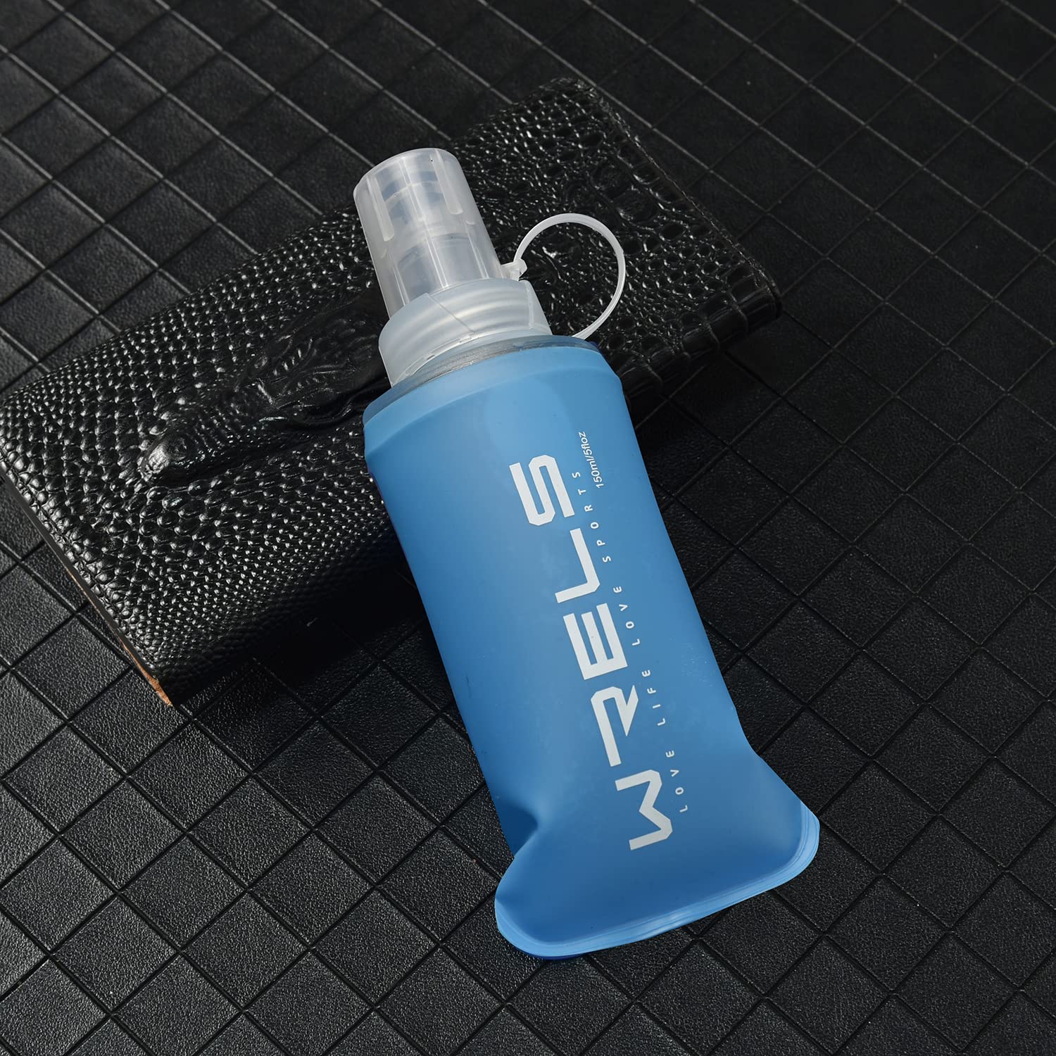 【送料無料】ソフトフラスク ハイドレーション ランニング ボトル 水筒 150ml/250ml/500ml 折りたたみ 防塵キャップ付き 軽量 トララン マラソン ハイキング 登山(水色,150ml) nova2021-10190818 nova サンプル画像2