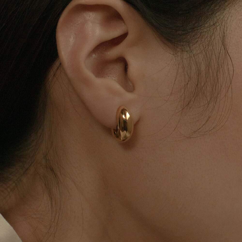 Mini Oval Earring / イヤリング オーバルイヤリング ゴールド シルバー シンプル レディース 大人 女性 トレンド ニュアンス プレゼント ギフト novice ノーヴィス