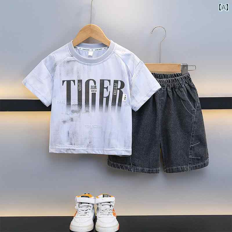 ・カテゴリ: 子供服・スタイル: 韓国風・主な素材: 綿70%・袖丈: 短袖・厚み: 薄手・柄: アルファベット・閉合方式: プルオーバー・カラー展開: ブルー、ホワイト・サイズ展開: 90、100、110、120、130、140、150