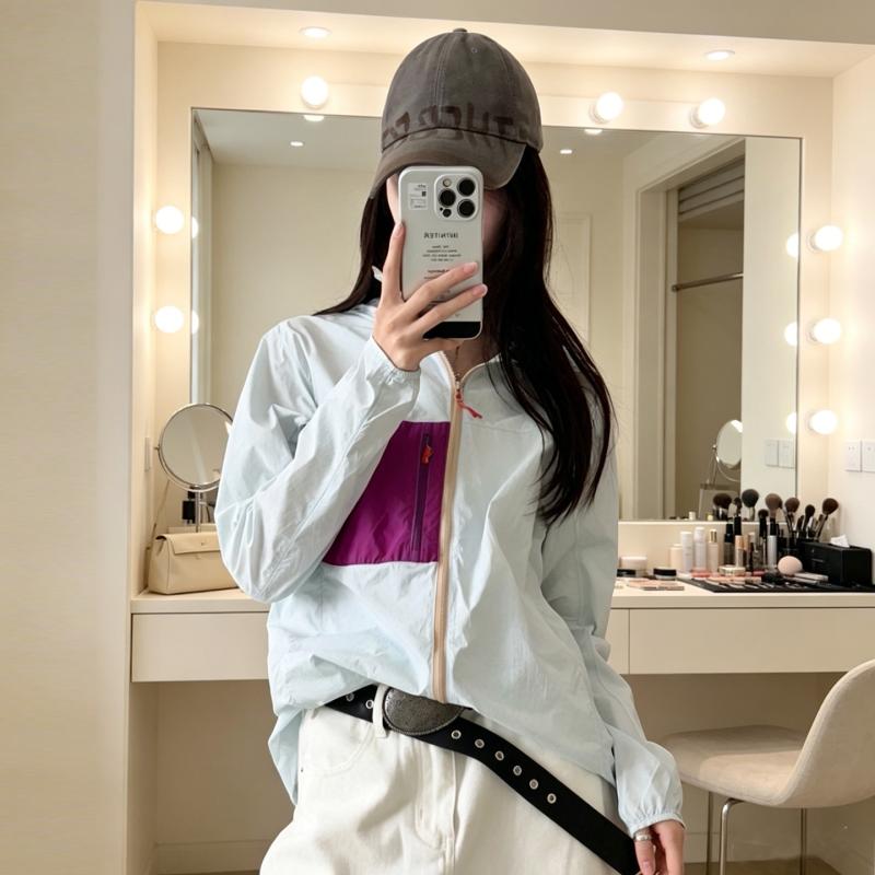 ・カテゴリ: 户外风衣・対象: ユニセックス・機能: 速乾、通気性、紫外線防止、超軽量、耐摩耗性、防風・素材: ナイロン・対応シーン: 登山、キャンプ、釣り、ランニング、サイクリング、旅行・柄: 無地・フードの有無: フード付き・紫外線防止指数: UPF50+・フード取り外し: 不可・カラー展開: クラウドブルー、パープルマルチ、エッジオレンジ、ネイビー、ストーンパープル、ブラック、アッシュグレー、クラウド水色、シャインイエロー、グリーン・サイズ展開: S、M、L、XL、2XL、3XL、4XL・着丈: レギュラー