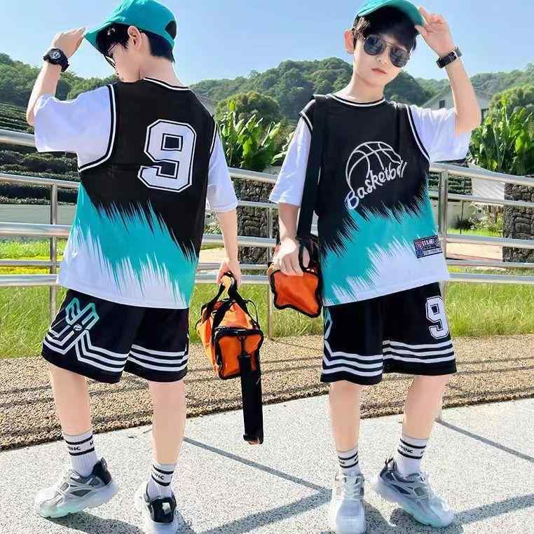 ・カテゴリ: 速干套装・スタイル: スポーティ・対象性別: 男性・対象年齢: 7〜12歳、8歳以上・仕様: フードなし、ライナーなし、ファー襟なし、取り外し不可・セット内容: 2点セット・裏地: ポリエステル・表地: 繊維（ポリエステル）・柄: 十字架、クラウン、ローマ数字・カラー展開: 9号バスケットボールユニフォーム-ブラック、9号バスケットボールユニフォーム-レッド、9号バスケットボールユニフォーム-ブルー・サイズ展開: 120-170・対応身長: 120cm（推奨身長110-120cm）、130cm（推奨身長120-130cm）、140cm（推奨身長130-140cm）、150cm（推奨身長140-150cm）、160cm（推奨身長150-155cm）、170cm（推奨身長155-165cm）・機能: 防汚・適応シーン: 旅行、日常、ランニング、サイクリング、球技、ラケットスポーツ、バスケットボール、ジョギング