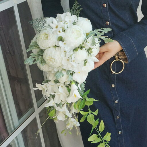 【送料無料】格調高い キャスケード ブーケ 結婚式 ウエディングブーケ 造花 シルクフラワー ガール 花束 フラワー ギフト インテリア おじゃれ 【送料無料】格調高い キャスケード ブーケ 結婚式 ウエディングブーケ 造花 シルクフラワー ガール 花束 フラワー ギフト インテリア おじゃれ