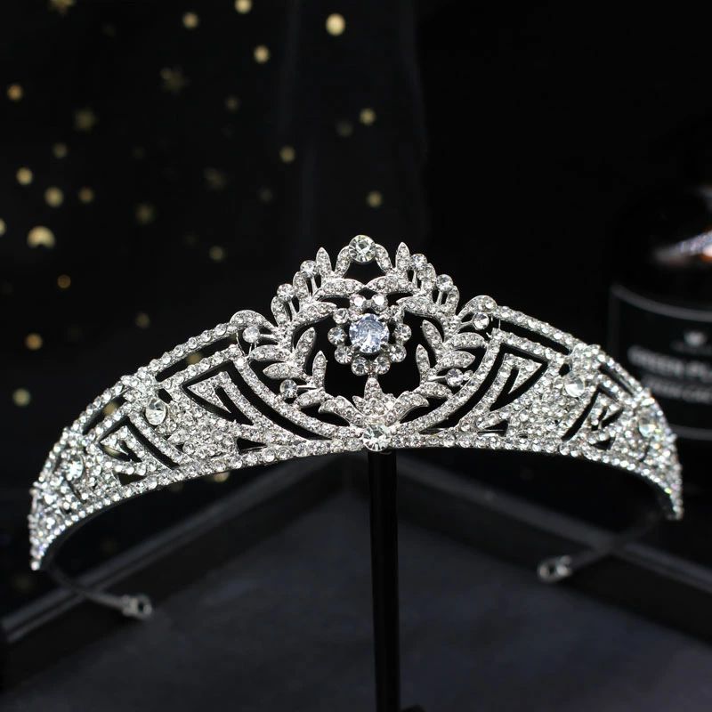 クラウン ブライダルアクセ 新品 ティアラ 披露宴 ウエディングアクセサリー 撮影 結婚式 ウェディング小物 ラインストーン ビジュー パーティー 二次会