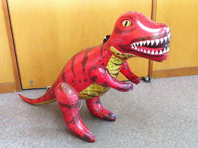 商品情報商品情報入数：1個材質：PVCサイズ：全長　約90cm　　　高さ　約63cm　　　幅　約35cm　　　ひもの長さ　約110cm使用上の注意・口に入れないでください。食べ物ではありません。窒息などの恐れがあります。・人や動物に向かって...