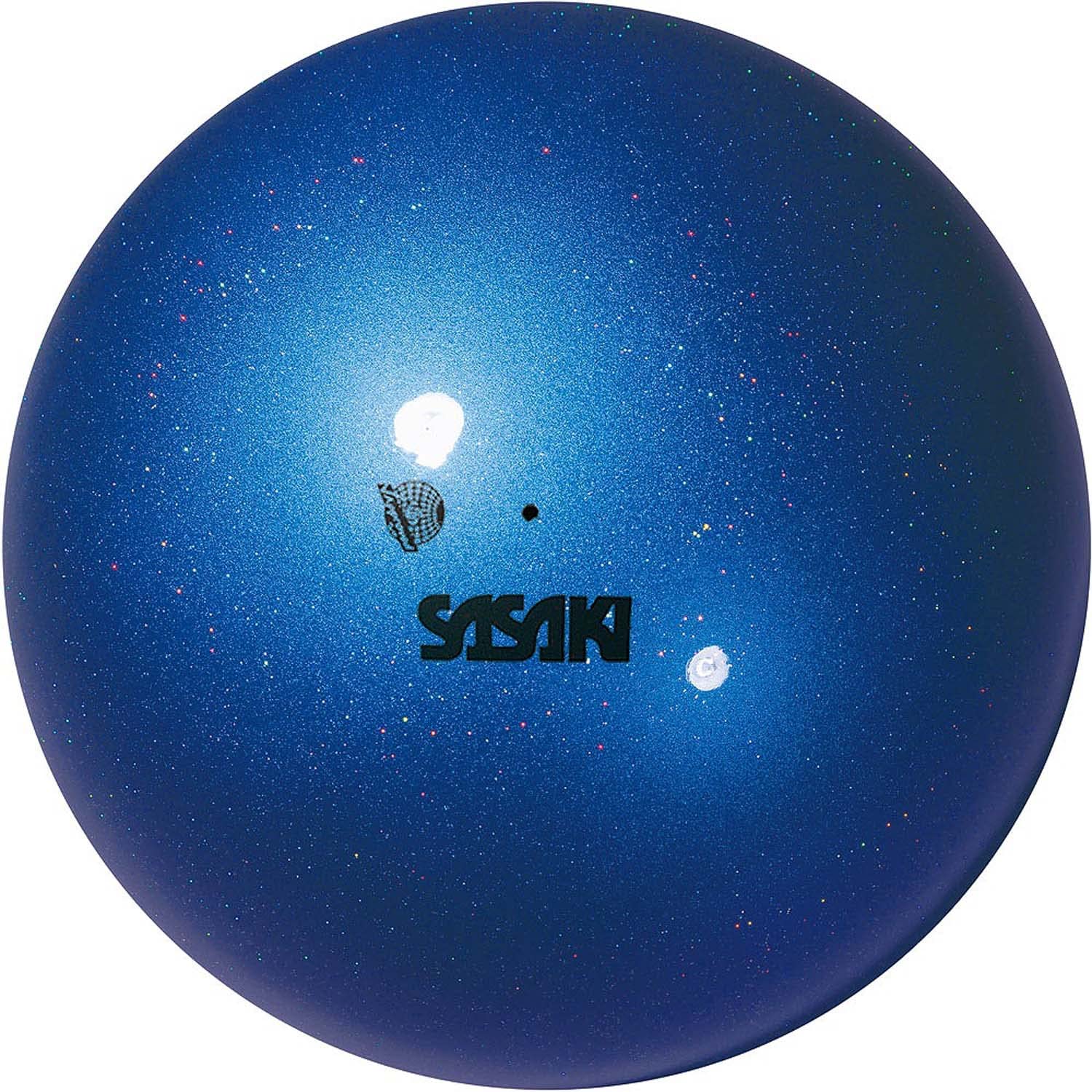 ・ラピスブルー _ M207AUF・素材:ゴム・サイズ:径18.5cm・重量:400g以上・仕様:F.I.G.(国際体操連盟)により規格/品質を認証された認定マーク・原産国:日本吸い付くように手になじみ、まっすぐに転がるSASAKIのボール。 光、角度、遠近により異なる表情で魅せるオーロラのような色彩と輝き。