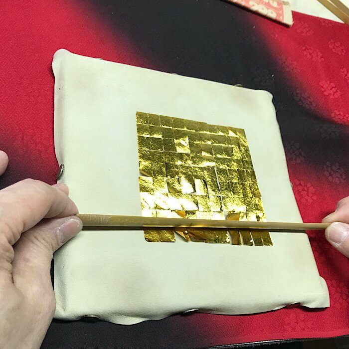 タイピンカフス 送料無料 京都 着物職人手作り ネクタイピン カフスボタンセット ニュージーランド本あわび 黒螺鈿 菊小紋 本金箔 結婚式 プレゼント 彼氏 父の日 誕生日プレゼント ビジ