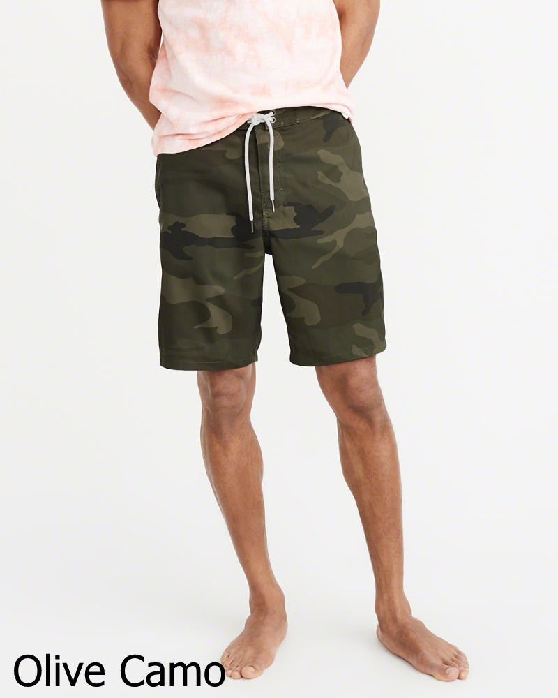 TAG-楽天市場店のAbercrombie＆Fitch (アバクロンビー＆フィッチ) ライナー 裏地付き ストレッチ ボードショーツ 水陸両用 ショーツ ショートパンツ 水着 (Classic Boardshorts) メンズ (Olive Camo) 新品｜アングル3