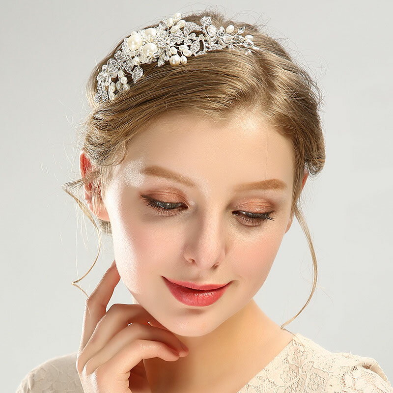 【送料無料】ヘアアクセサリー 二次会 パーティー ヘッドドレス 結婚式 ウェディング 花嫁 クラウン 髪飾り ブライダル ウエディング 花冠