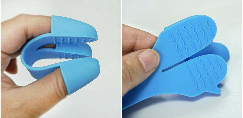 送料無料 鍋つかみ 2個セット 指先ミトン 3本指 ハンドグリップ シリコン製 滑り止め おしゃれ かわいい コンパクト 簡単 便利 台所用品 キッチングッズ 日用品雑貨