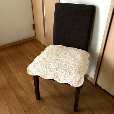 【クーポンあり】チェアパッド 45×45cm 白 アイボリー ベージュ 薄い 軽い 刺しゅう 椅子カバー 椅子シート 四角 洗える　正方形 車シート サラサラ 夏 さわやか 綿100％ 滑り止め 1000円