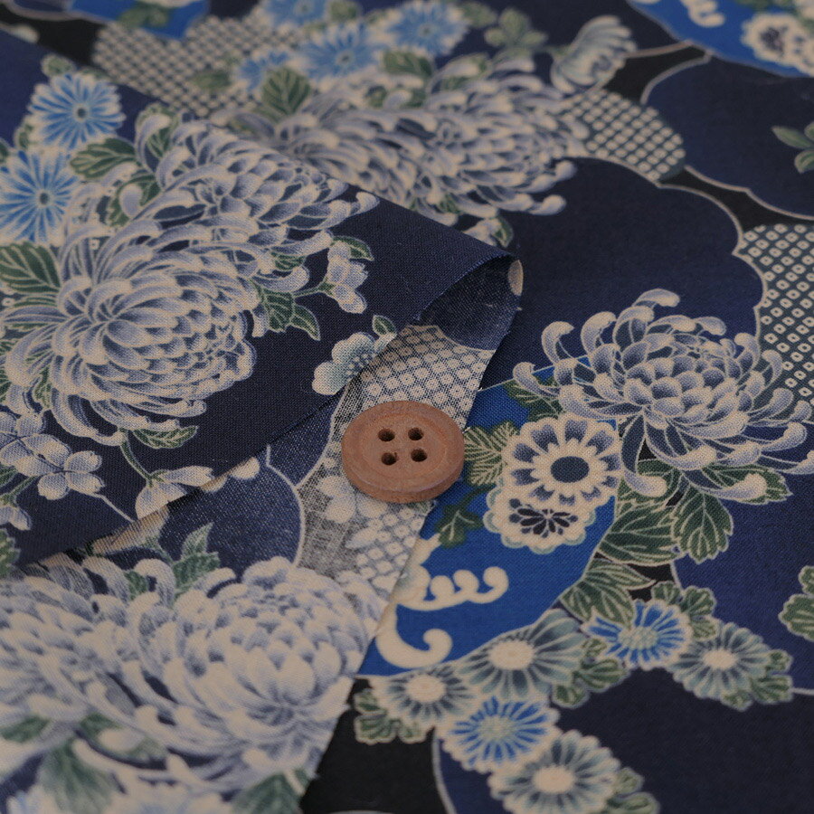 和柄コットン生地 藍染め調雲海に菊と扇(藍) 10cm単位 切り売り