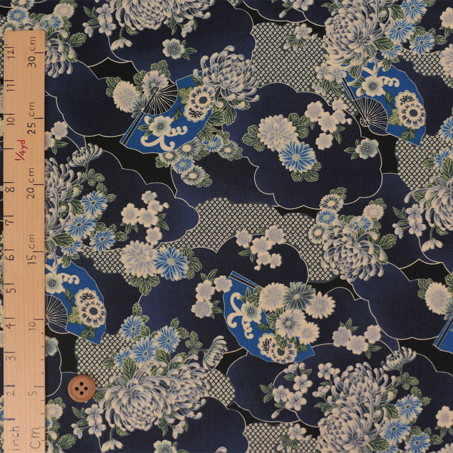 和柄コットン生地 藍染め調雲海に菊と扇(藍) 10cm単位 切り売り