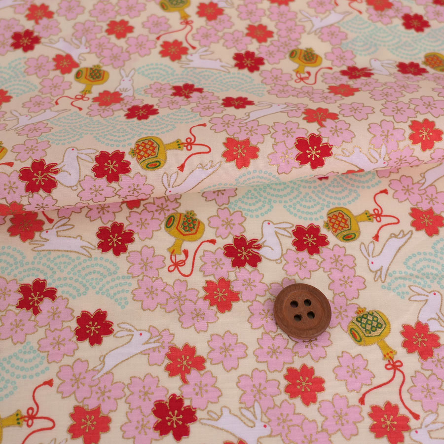 乐天商城 - 和柄コットン生地 うさぎと桜の吉祥文様(アイボリー) 10cm単位 切り売り