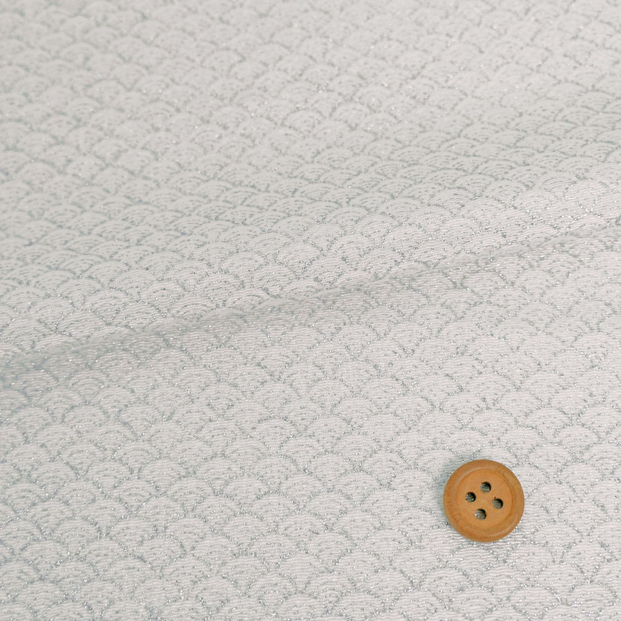 Rakuten - ちりめん生地 干支向き 煌めく青海波(シルバー) 10cm単位 切り売り