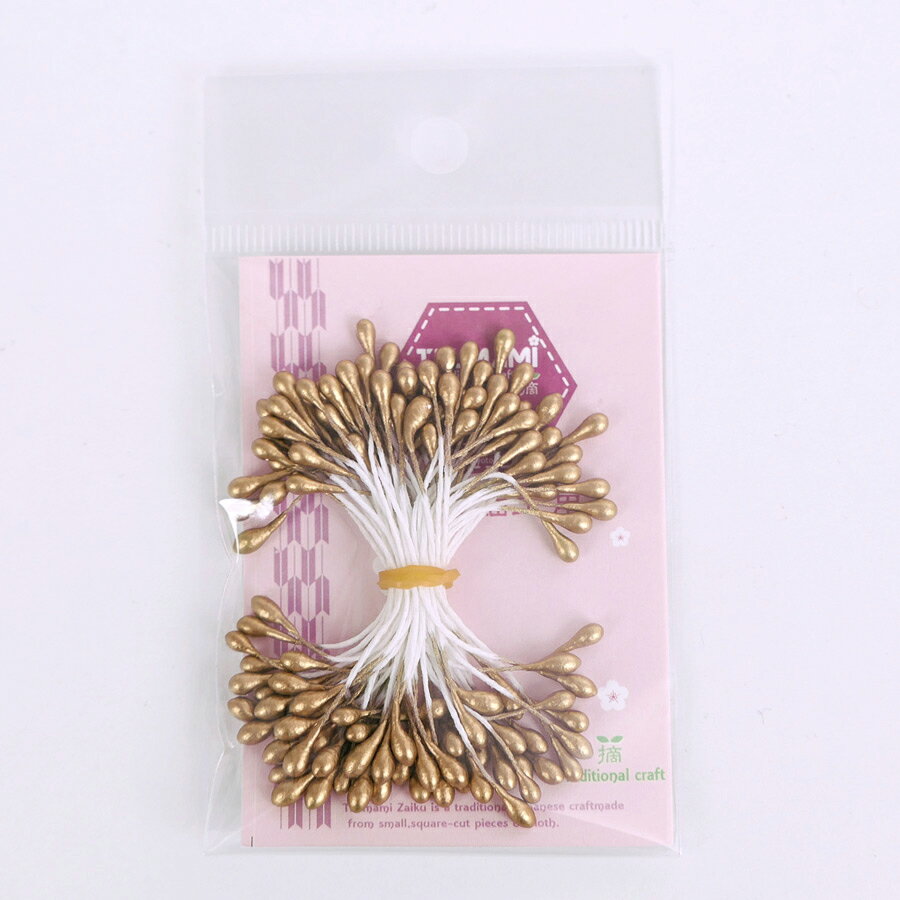 【商品画像について】お使いのモニタや環境により、実物と色が違って見えることがあります。ご了承ください。つまみ細工用ペップ・5g/約70本入り(アンティークゴールド)通常の半量で使いやすい仕様■5グラム/約70本入（多少のバラつきあり、ご了承ください）商品詳細つまみ細工やアートフラワーの花芯に欠かせないペップ。一般的なペップの半量程の1束約70本入り。お試しで使ってみたい場合や色ごとに少量ずつを揃えておきたい場合に便利です。●渋みのある金色。やわらかい光沢があります。●サイズ：長さ/約 6cm　玉部分/約3〜5mm○1袋約70本入(多少のバラつきあり、ご了承ください)※手作りのためサイズや形には多少の差異・ばらつきがあります。また、色ムラや軸部分への色移りが生じることがありますが、ご了承ください。※お使いのモニタや環境により、実物と色が違って見えることがあります。ご了承ください。◇製造国：中国商用利用可能その他ご注意ネコポス/メール便OK