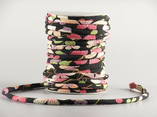 ちりめん丸ひも・柄・3ミリ(実寸約4ミリ)　流水桜・黒 10cm単位 切り売り