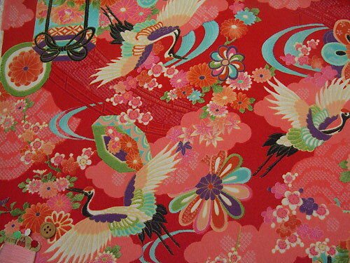 一越ちりめん・貝桶に鶴(赤) 10cm単位 切り売り