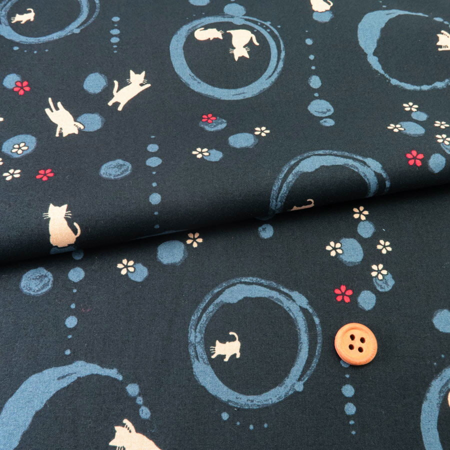 和柄コットン生地 円に猫のシルエット(濃紺)【RCP】