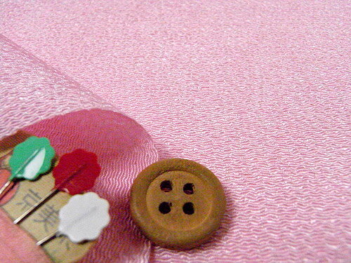 ちりめんカットクロス・無地（もも色）23×33cm