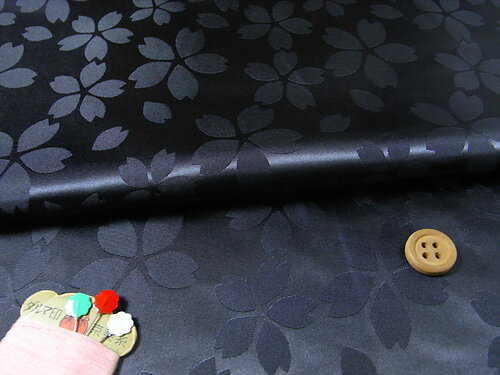 乐天商城 - ポリエステルりんず・リバーシブル桜柄(黒) 10cm単位 切り売り