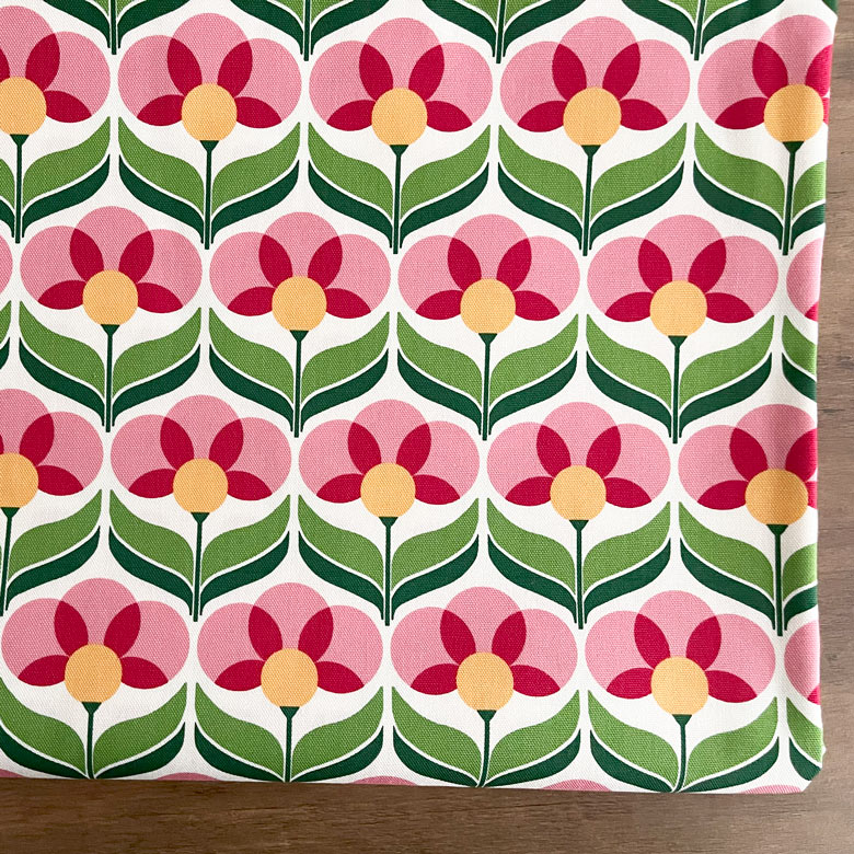 【10センチ単位】生地 布 70’インテリア レトロポップフラワー【2】ピンク オックス コットン100% 50cm単位販売 商用利用可 昭和レトロ レトロ おしゃれ 個性的 かわいい ヌノズキ レトロポップ10cm