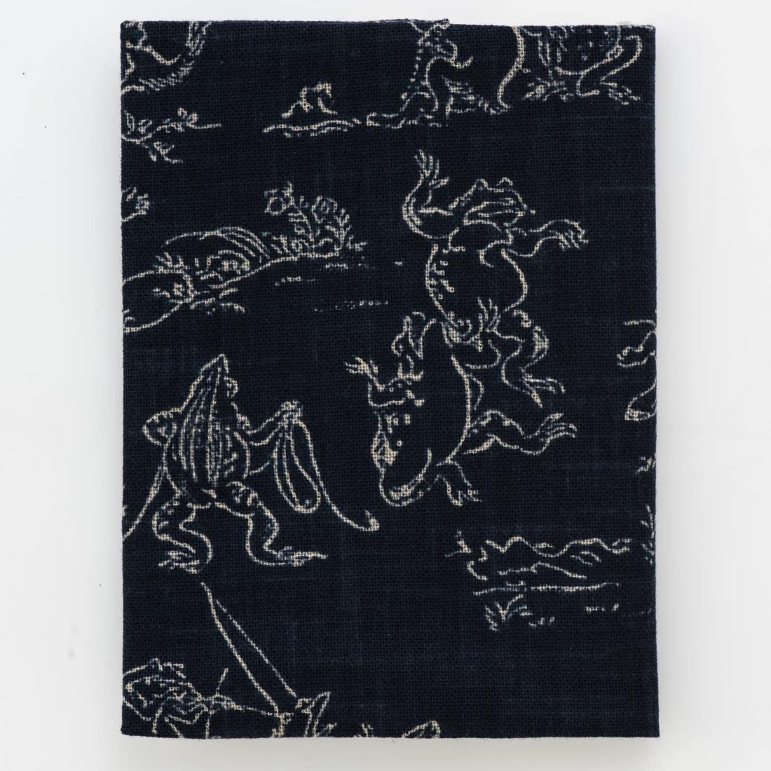 コンサイス ブックカバー 文庫 布のブックカバー 鳥獣戯画 紺 547563