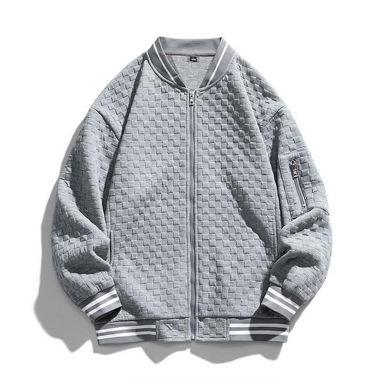 スタジャン 格子状の凹凸生地 防寒 コーチジャケット メンズ ジャケット はおり スタジアムジャンパー 春服[素材]100%ポリエステル春は凹凸にあたたかい空気の層を作り、保温効果が期待できます。[原産国] 中国※イメージ画像にて着用していますシャツや飾りなどは含みません。※画像の商品はサンプルです。実際の商品とは仕様?加工?サイズ?素材が若干異なる場合がございます。※製造工程の過程による、小さなほつれ、微小な縫製のずれなどの部分が、まれにございますが、不良品ではございません。ご了承ください。※ゴミの減量のため透明な袋包装です。ラッピング/プレゼント包装は対応致しておりません。※別店舗でも販売しておりますので、品切れとなる場合もございます。何卒ご了承ください。