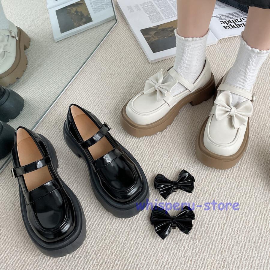 甲素材：合成皮革底素材：合成底カラー：ブラック/オフホワイトサイズ：22.5cm（35）/23.0cm（36）/23.5cm（37）/24.0cm（38）/24.5cm（39）/25.0cm（40）(カッコ内は靴底表記となります)※少し小さめの作りなので、普段よりワンサイズアップをおススメ致します。[22.5]長さ:約22.5cm 幅:約11.0cm ヒール:約5.5cm[23.0]長さ:約23.0cm 幅:約11.2cm ヒール:約5.5cm[23.5]長さ:約23.5cm 幅:約11.4cm ヒール:約5.5cm[24.0]長さ:約24.0cm 幅:約11.6cm ヒール:約5.5cm[24.5]長さ:約24.5cm 幅:約11.8cm ヒール:約5.5cm[25.0]長さ:約25.0cm 幅:約12.0cm ヒール:約5.5cm重さ（両足）：約651g-710g生産国：中国パンプス 可愛い カジュアル レザー調 履きやすい オックスフォード 疲れない 快適 太ヒール クラシック 通勤通学程よいボリューム感のソールとスッキリしたシルエットでトレンド感があり取り外し可能なリボンで、カジュアルなアイテムとも相性が良く、幅広いスタイリングにマッチしてくれる素足ではもちろん、靴下を合わせれば春?秋まで長く使える