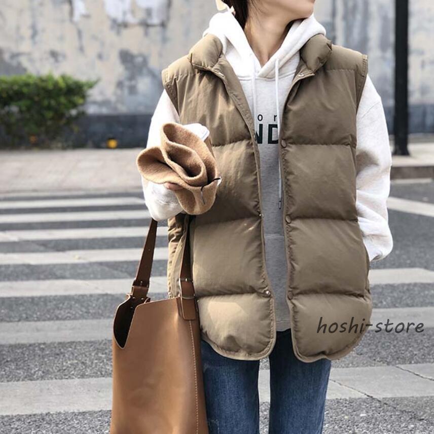 商品番号 中綿ベスト商品説明 ?着膨れしらずのスッキリ感。?保温効果の高い中綿を使用。?合わせやすいシンプルデザイン。カラー ブラック、アイボリー、モカ※ モニターの発色の具合により実際の商品と色が異なる場合がございます。サイズ ■S：総丈69cm／胸囲124cm／肩幅45cm ／裾周り124cm■M：総丈70cm／胸囲128cm／肩幅46cm ／裾周り128cm■L：丈71cm／胸囲132cm／肩幅47cm ／裾周り132cm※サイズは平置き、メジャー採寸を行っております。1-3cmの誤差がある場合があります。予めご了承下さいませ。素材 (表地)ポリエステル100％(裏地)ポリエステル100％生地の厚さ 厚手伸縮性 なし