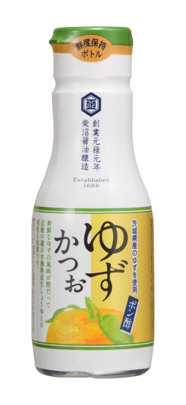 柴沼醤油醸造 フレッシュボトルゆずかつお 200ml ×4本原材料:しょうゆ(国内製造)、砂糖混合ぶどう糖果糖液糖、醸造酢、ゆず果汁、かつお節エキス、酵母エキス、レモン果汁/調味料(アミノ酸等)内容量:200ml×4カロリー:12kcal商...