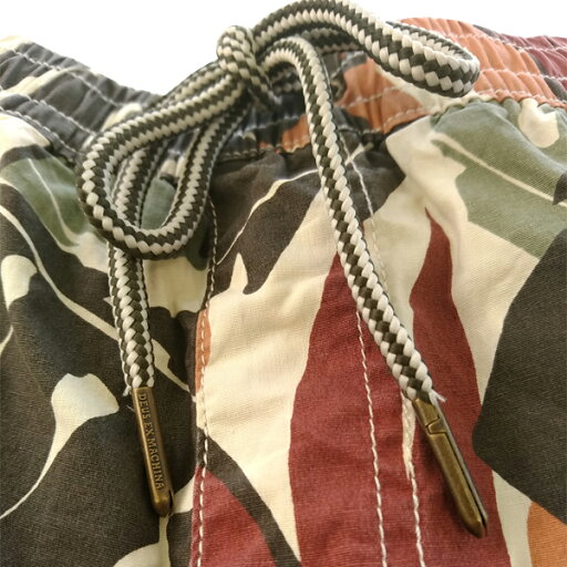 デウス エクスマキナ メンズ 水着 兼用 ボーダー ウォーク ショーツ レッド Deus ex Machina デウスエクスマキナ シャツ safari サファリ LEON レオン Fine ファイン オーシャンズ 雑誌 多数 掲載 ファッション ブランド ストリート サーフ カジュアル アメカジ スタイル