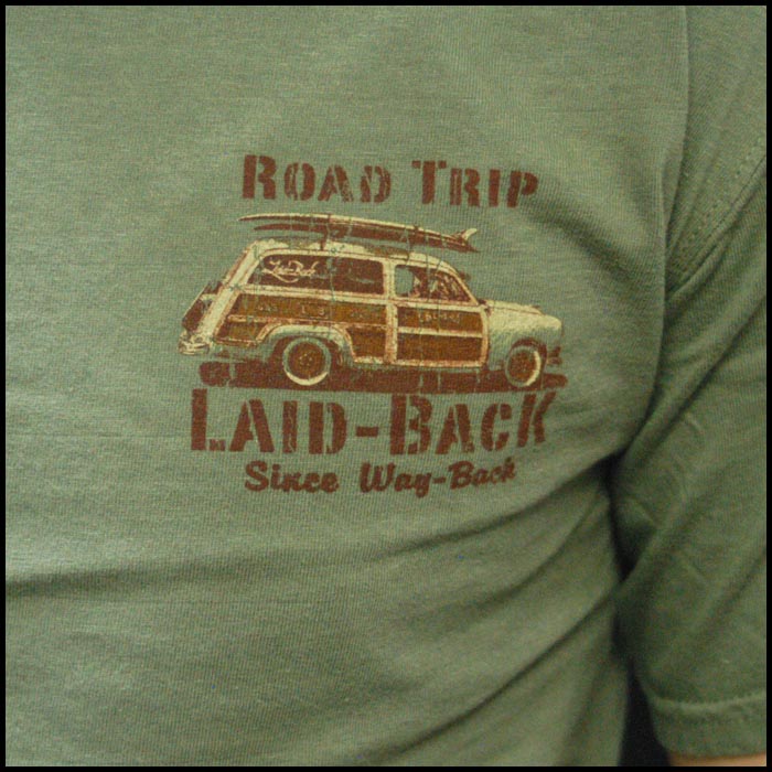 【送料無料】 Laid-Back USA レイドバック メンズ Tシャツ ROAD TRIP グリーン 半袖 シャツ サファリ レオン 雑誌 掲載 ブランド アメカジ ストリート ヴィンテージ サーフ ロンハーマン カジュアル デウス ジョンソンモータース シボレー バイク ファッション スタイル