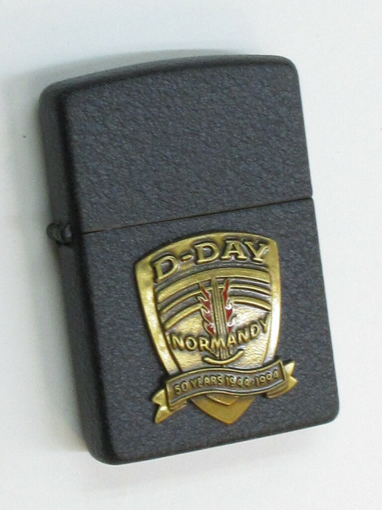 D-DAY (ノルマンディー上陸作戦) 50周年記念 バッジ貼り ブラッククラッケル Zippo 1994年?月製 未使用 (A-869)