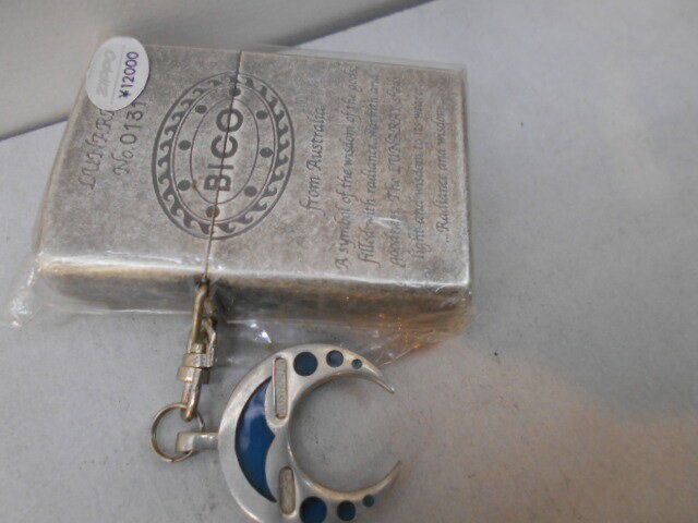 BICO三日月メダル付き限定品 シルバー仕上げ　Zippo 2001年6月製 未使用 (B-440）