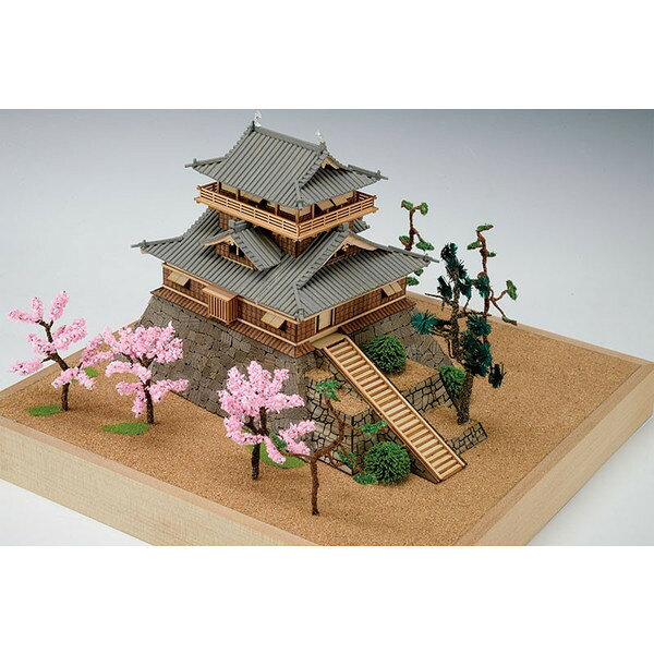 【送料無料】　木製建築模型　1/150　丸岡城