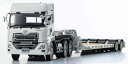 【★カタログ】【送料無料】 京商オリジナル 1/43 UD Quon GW 6x4 トラクター(ホワイト)+日本トレクス 重機運搬用セミトレーラ(ホワイト) セ...