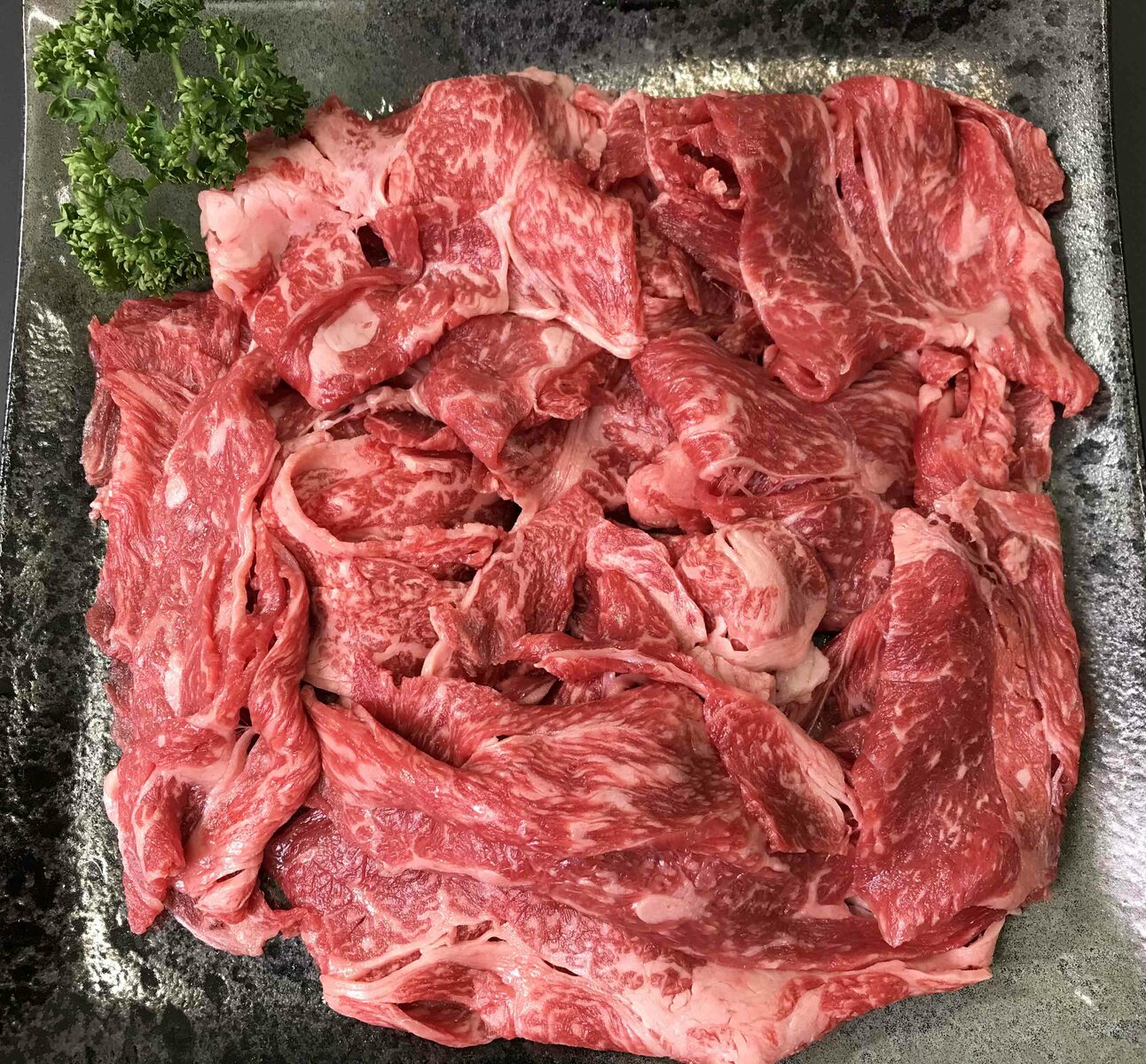 近江牛の本場よりお届けします　近江牛 切落し1kgのサムネイル